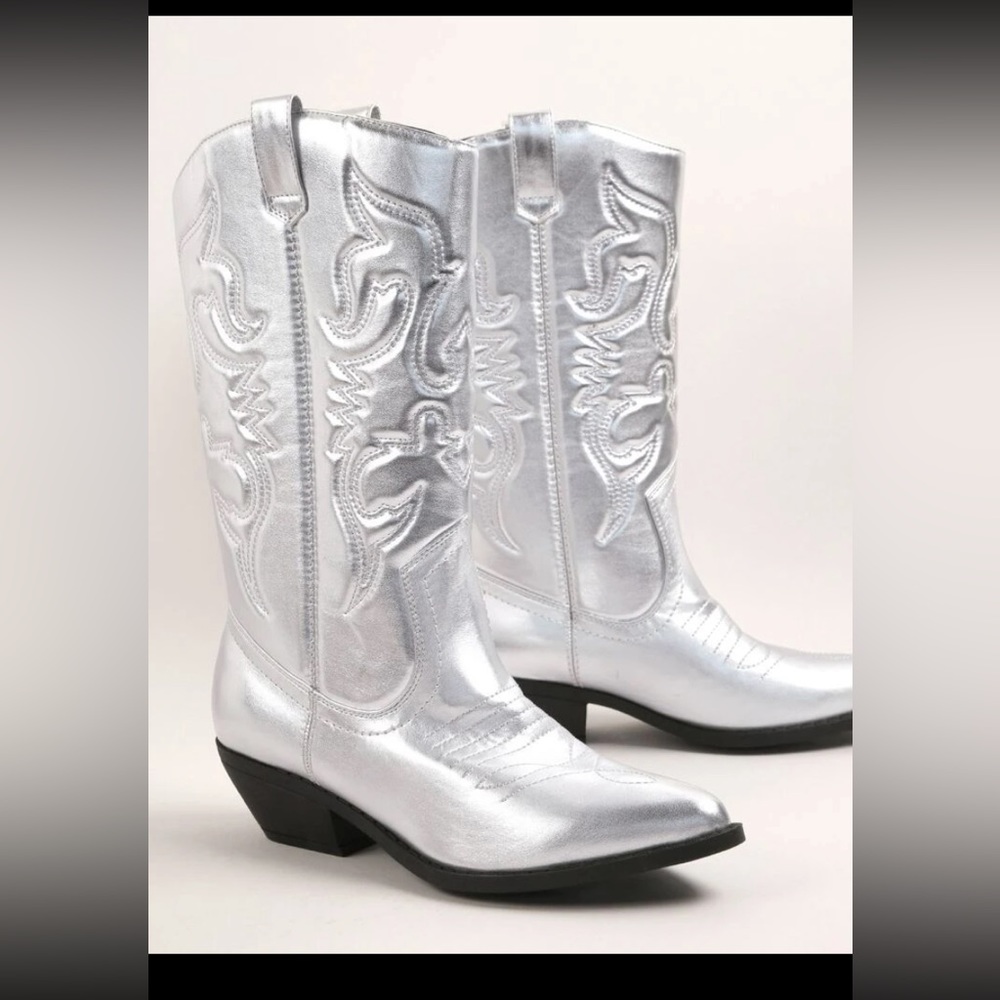 Metallic Cowboy Boots 🤠
